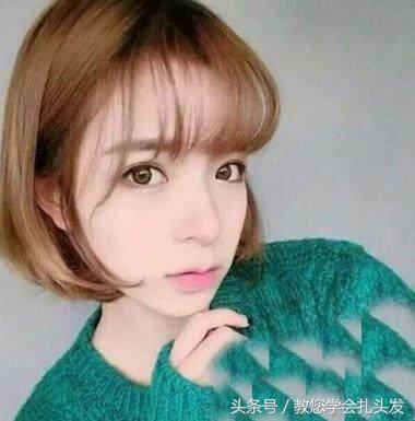 穿长牛仔裙怎么扎头发好看甜美,气质中长发发型女生怎么扎