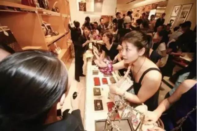 那些海外代购到底是真的还是假的,小心你身边的代购