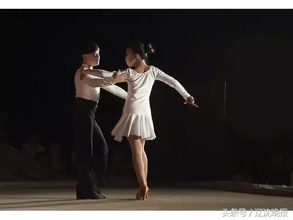 拉丁舞会影响胸部发育吗,女孩7岁学拉丁舞