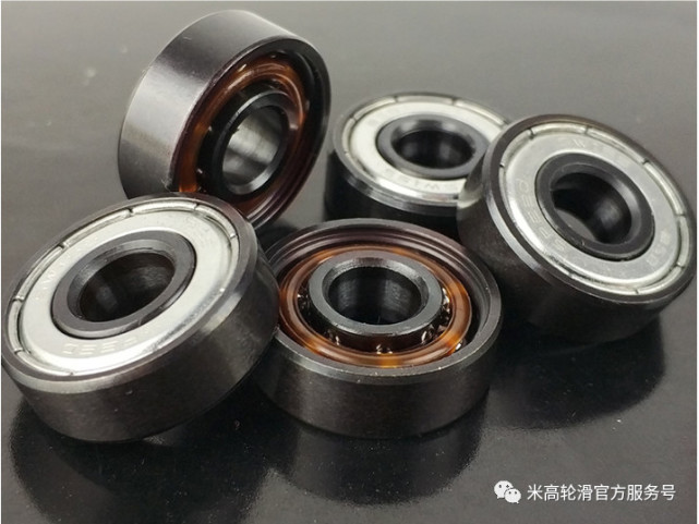 轮滑鞋不滑怎么办教程来了,小寻轮滑鞋和米高轮滑鞋哪个好