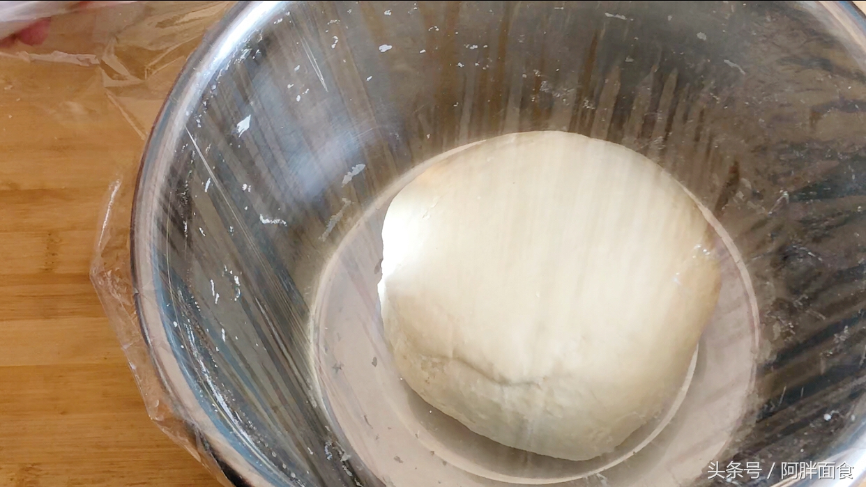 怎样蒸的馒头松软表皮光滑不发黄,做馒头和面的方法和技巧