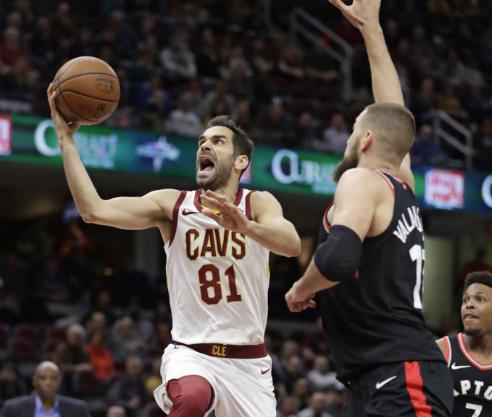 垃圾兄弟真的垃圾！被打出血也无法阻挡詹无忌倚天屠龙！