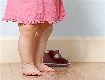 宝宝的脚变成了罗圈腿,导致宝宝罗圈腿的真正原因