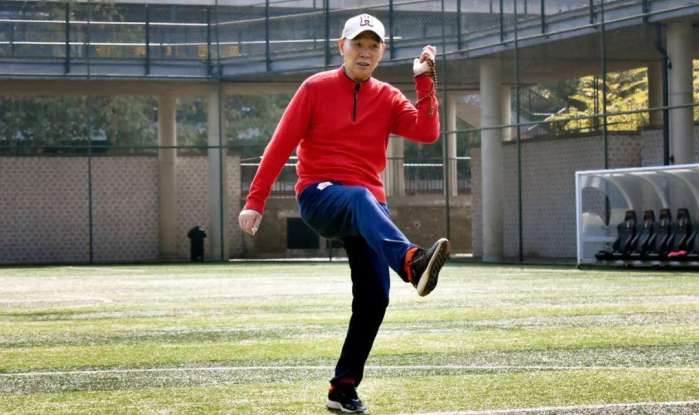 成都兴城刚成立就来扯把子，首场比赛直接叫板四川男神李伯清