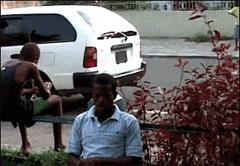 朋友圈老丈人搞笑段子,搞笑段子老丈人吃饭插断筷子