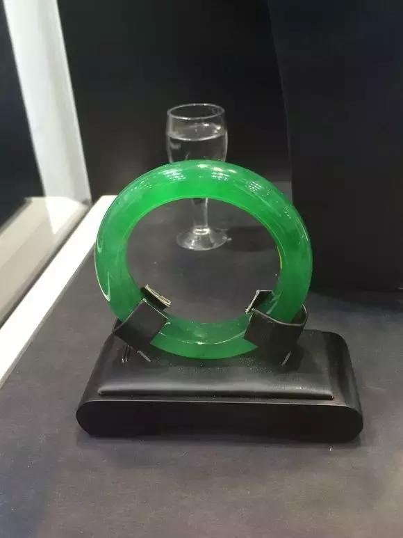 最美的翡翠玉手镯,最美玉手镯各种款式