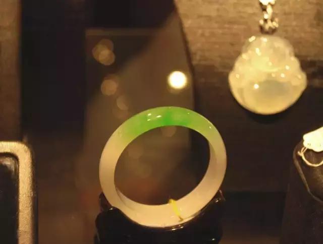 最美的翡翠玉手镯,最美玉手镯各种款式