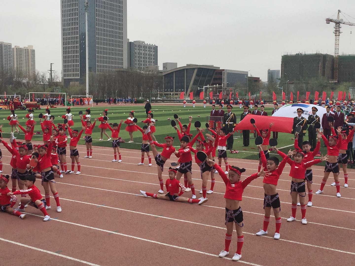 有趣的运动会小学生,一个运动会的游戏