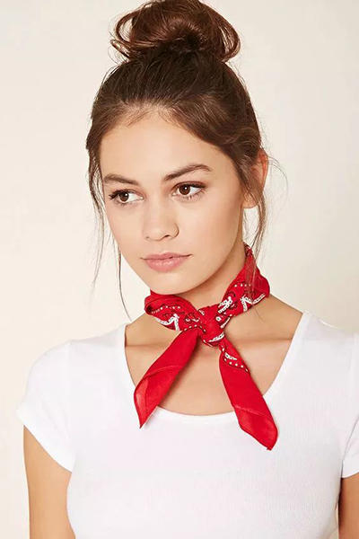 丝巾怎样搭配才好看？搭配好胜过买100件新衣