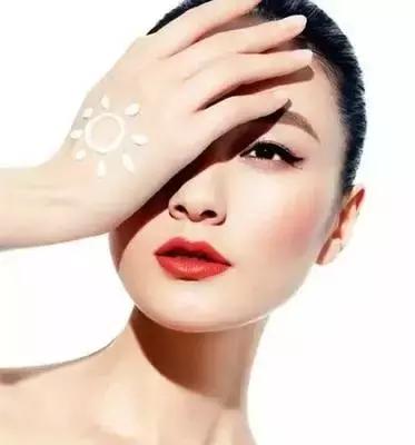 雀斑和痣斑的区别,雀斑样痣和雀斑的区别图片