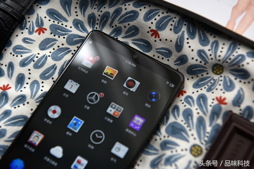 不吹不黑手机测评,如何评价锤子坚果pro2s