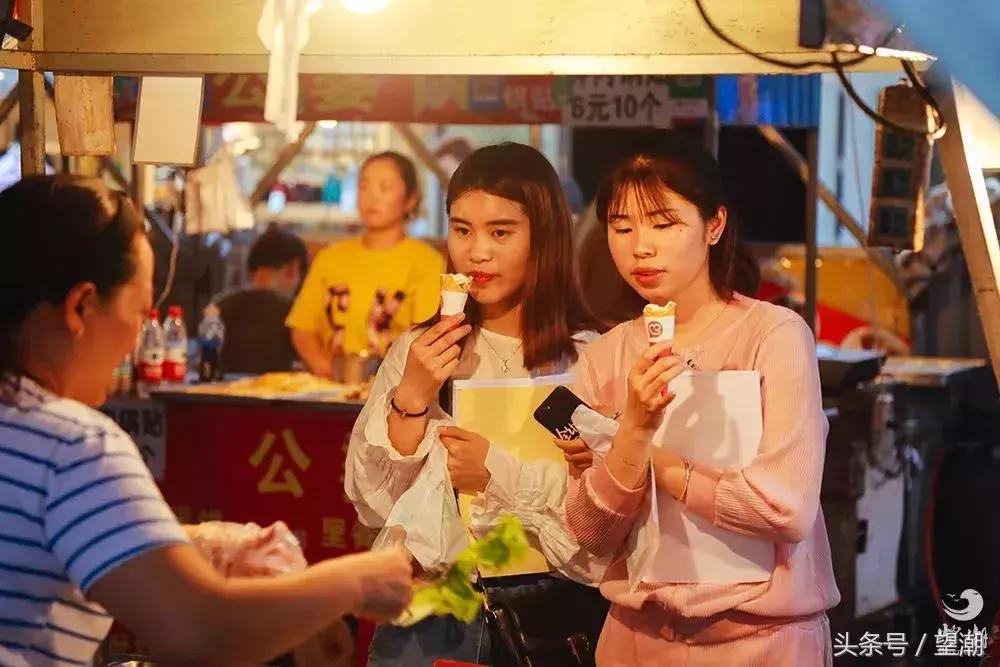 宁波大学这条美食街，承包了千万学子的胃！那里有你的青春吗？