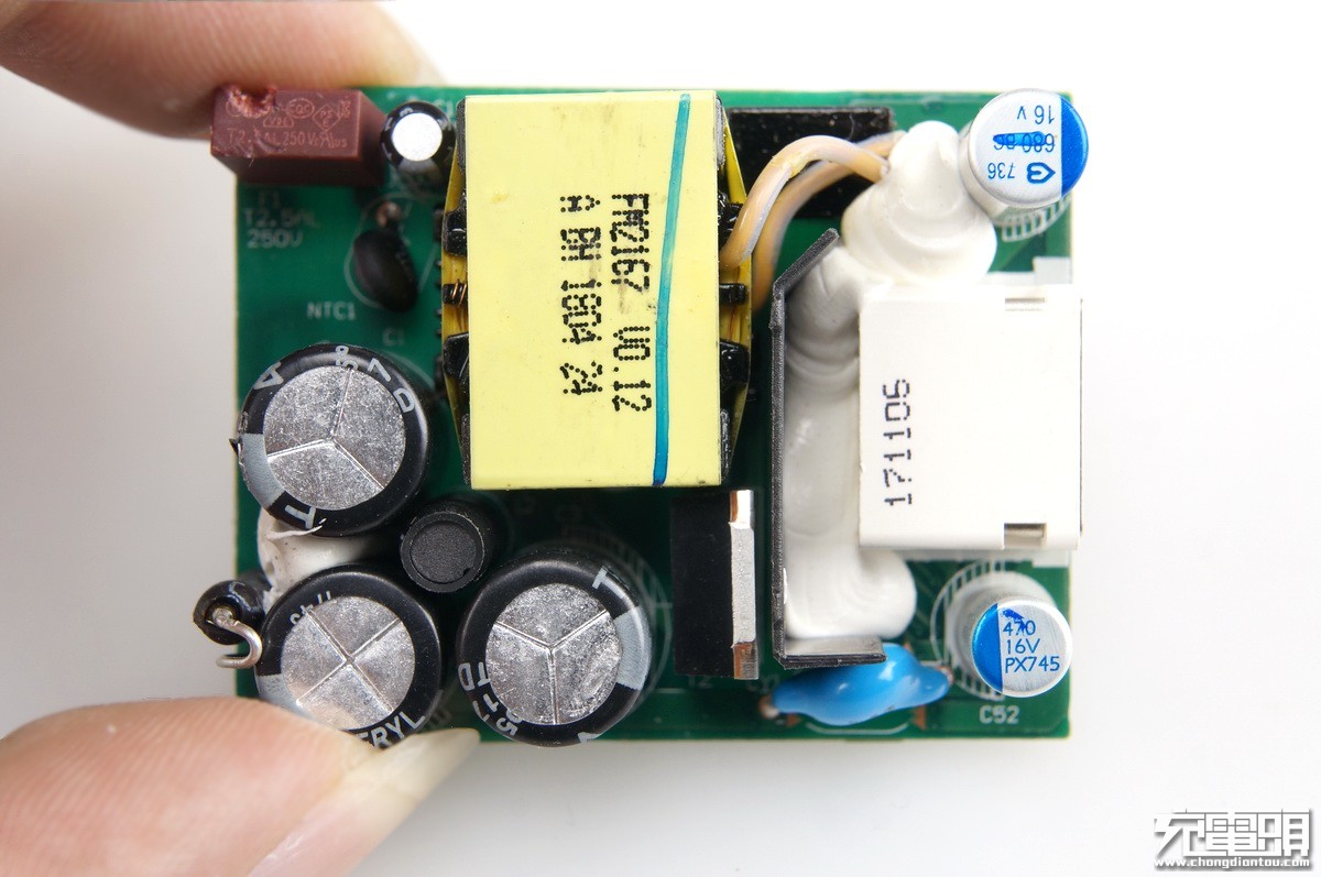 魅族充电器二换一,魅族原装充电器拆解