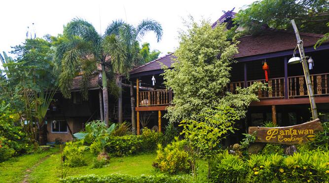 爱吃爱玩的旅行者清迈特色体验学做一顿秀色可餐的泰国菜！