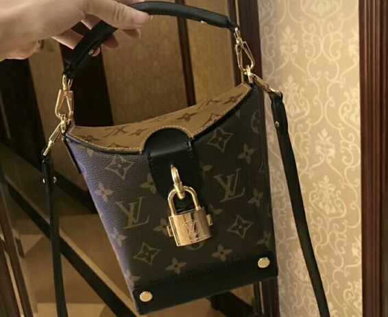 2018走秀新款包包,lv2018走秀款包包