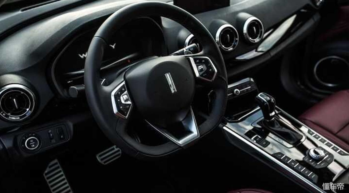 开起来比较稳的适合女生开的车,女新手最适合开的车