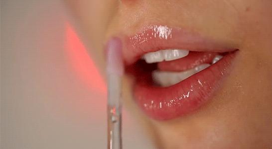 女生口红断了怎么安慰,口红断了怎么涂