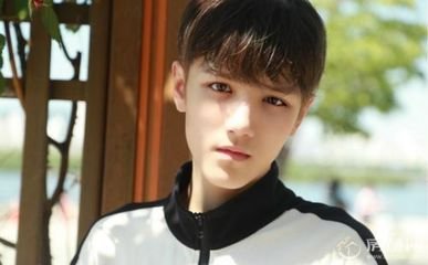 陈立农偶练firewalking公演图片,陈立农范丞丞在跑男的舞台上跳舞