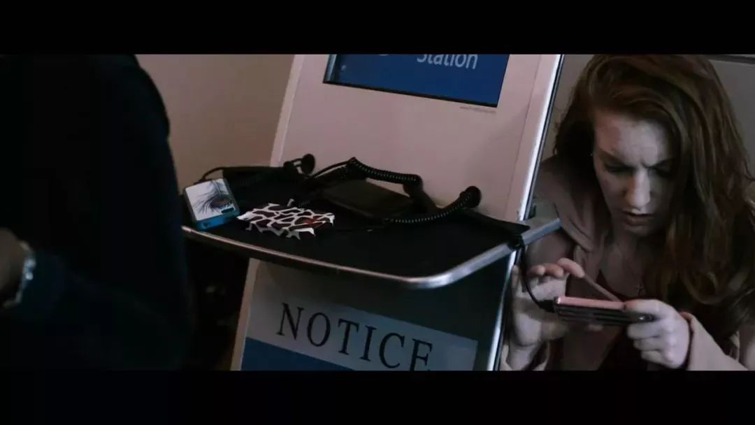 看完这个视频你还敢这样用手机吗,看完这部电影你还敢玩手机吗