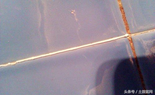 地砖缝隙变黑怎样处理,地砖缝隙发黑一招变白