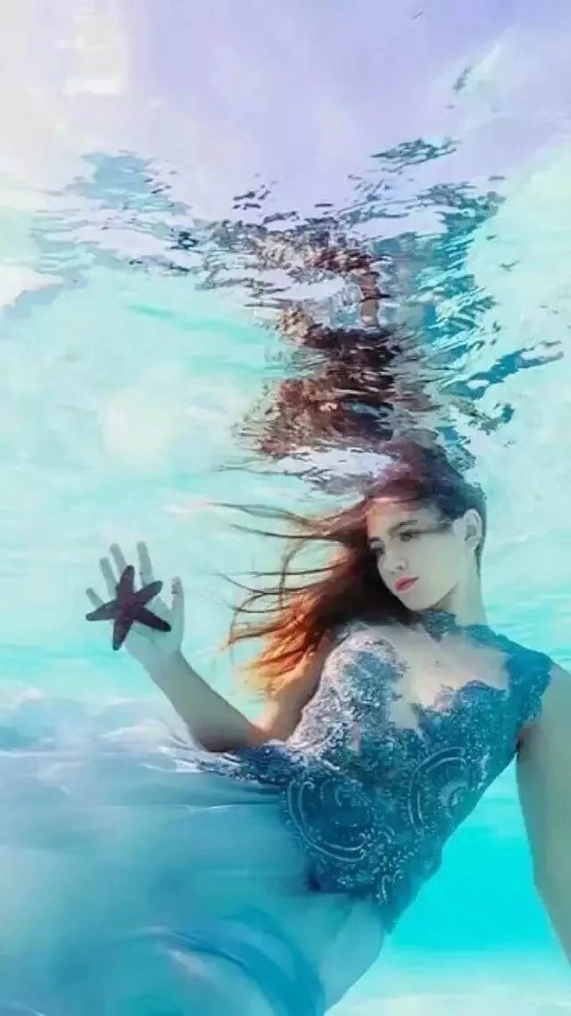 水里美人壁纸,玫瑰水中花壁纸