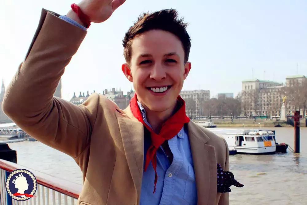 【MH访谈】离开伦敦投行和5万月薪，去街头弹钢琴的英国小哥