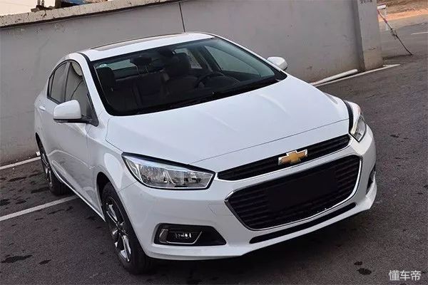 油门踏板轻微抖,车子加速油门踏板抖动是什么原因