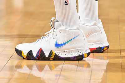 nba赛场球鞋特写,安踏kt8纪念科比