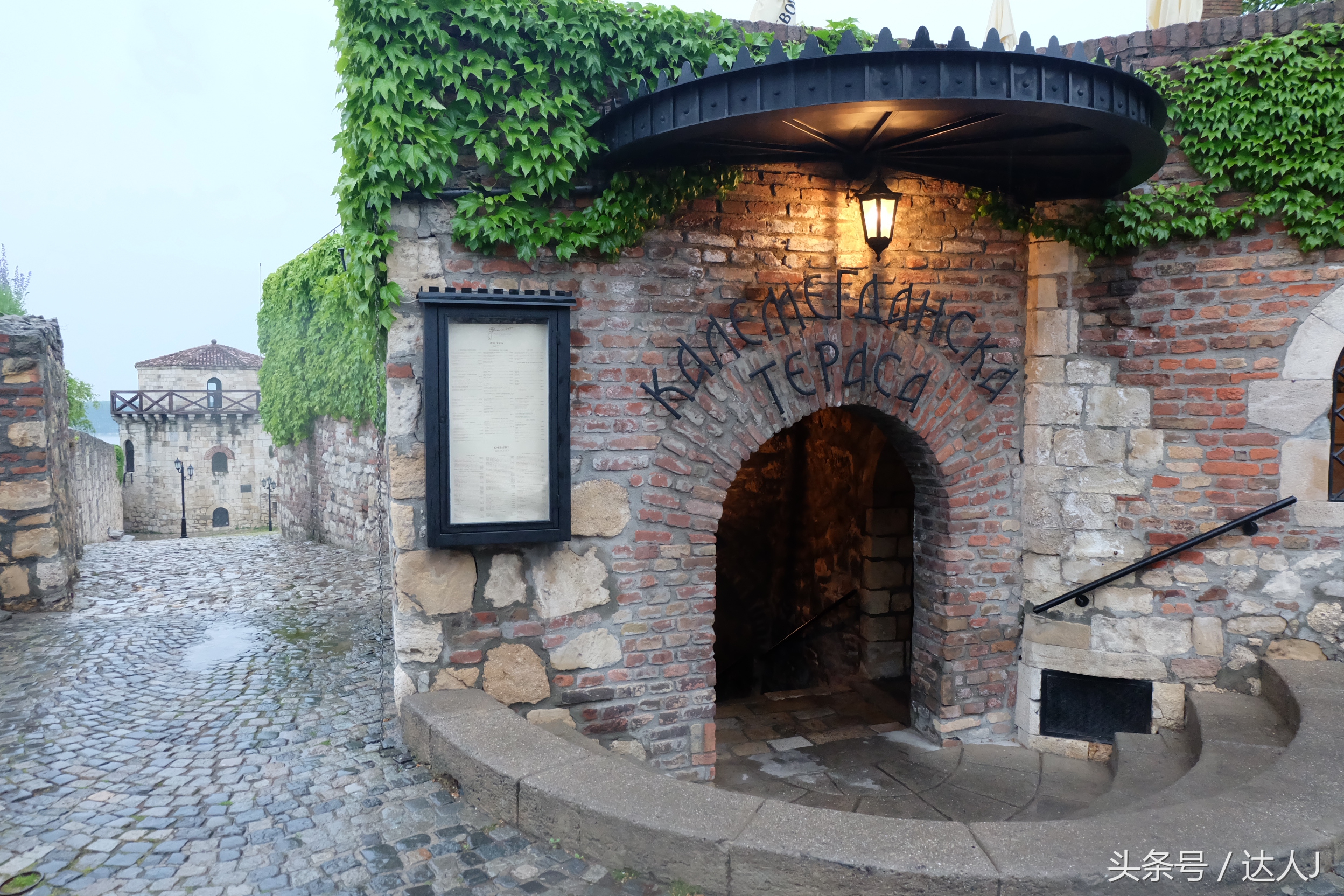 塞尔维亚的吉祥三宝:美女、帅哥、Kafana!