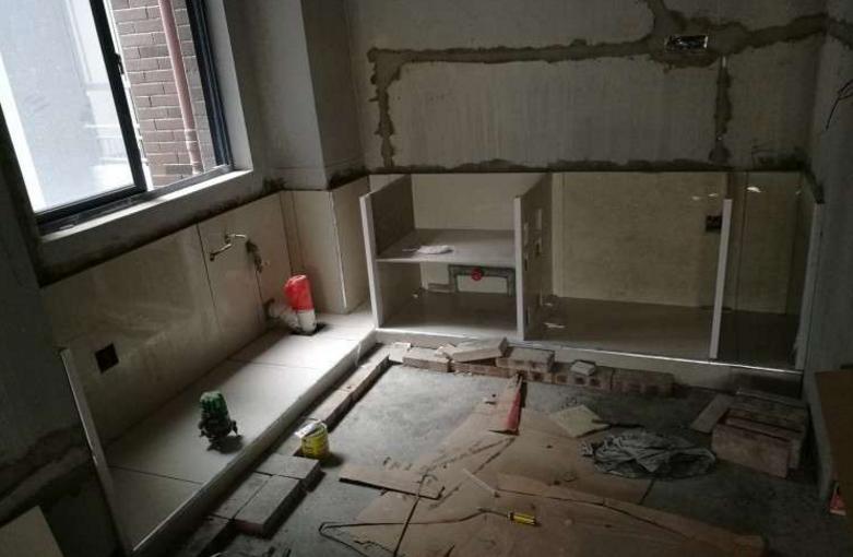 农村小伙做橱柜视频,穷小伙制作水泥砖