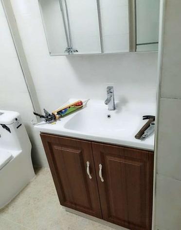 农村小伙做橱柜视频,穷小伙制作水泥砖