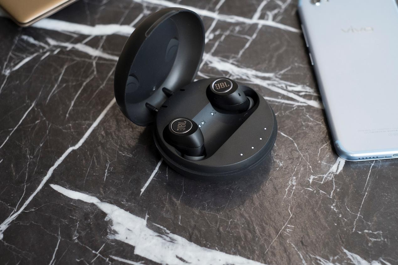 同样代号为FreeBose与JBL的真无线运动耳塞谁更自由一点？