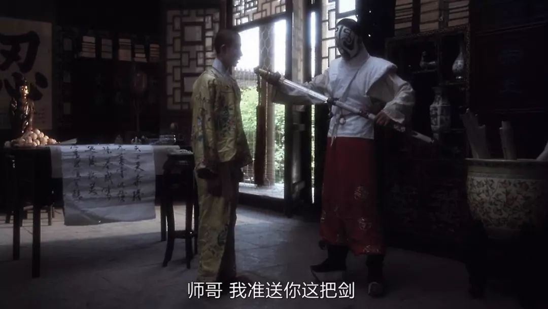 口欲的施虐到*欲情**的压抑，从程蝶衣的阉割到真虞姬的自刎