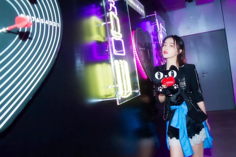 ysl天猫旗舰店是真的吗,ysl天猫官方旗舰店是真的吗