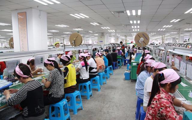 富士康招聘工人的条件有哪些,富士康招工条件和待遇