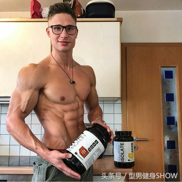 别再神化蛋*粉白**了，吃蛋*粉白**就可以长肌肉？你怕是在做白日梦哦