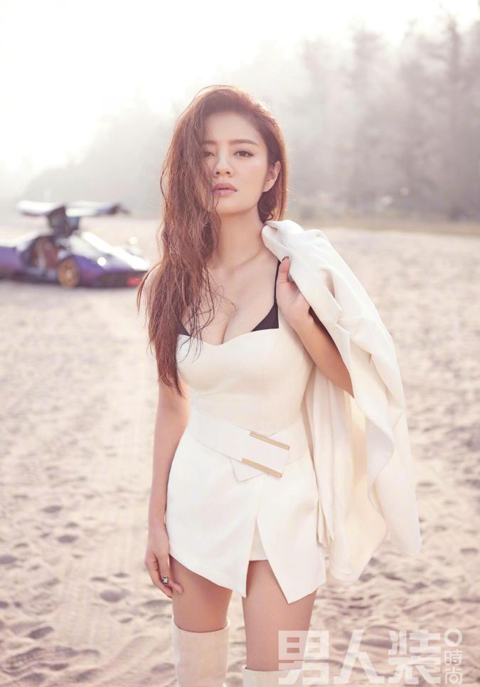 你还在关注独孤天下里演傻白甜的她,却不知人家悄悄换了张脸……