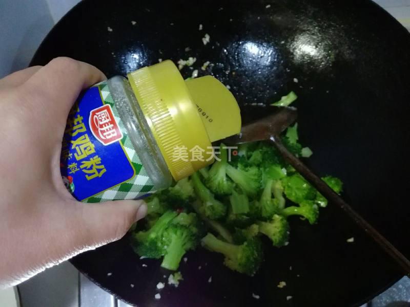 西兰花如何做好吃简单家常,西兰花怎么做才好吃家常做法