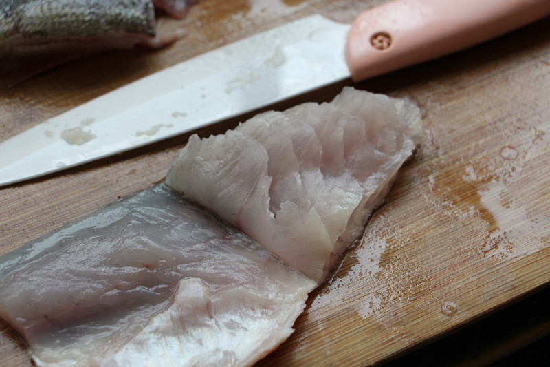 吃鱼怎么做才能吃得干净,教你懒人吃鱼新方法简单