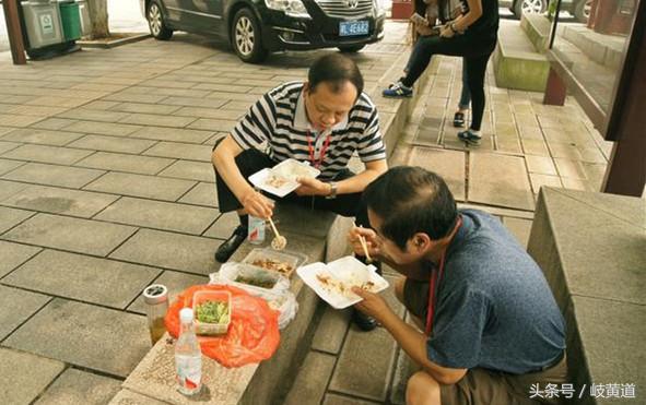 发生体位性低血压的措施,体位性低血压的人应该枕低枕头吗