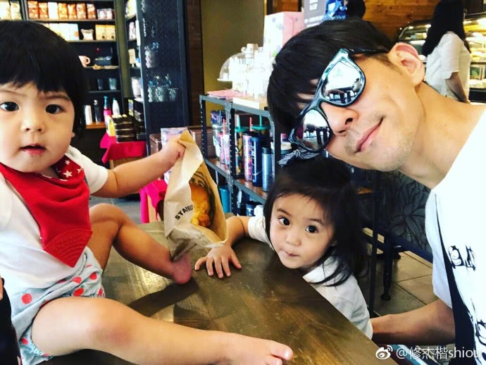 咘咘叫波妞的大名,咘咘波妞悉数出镜