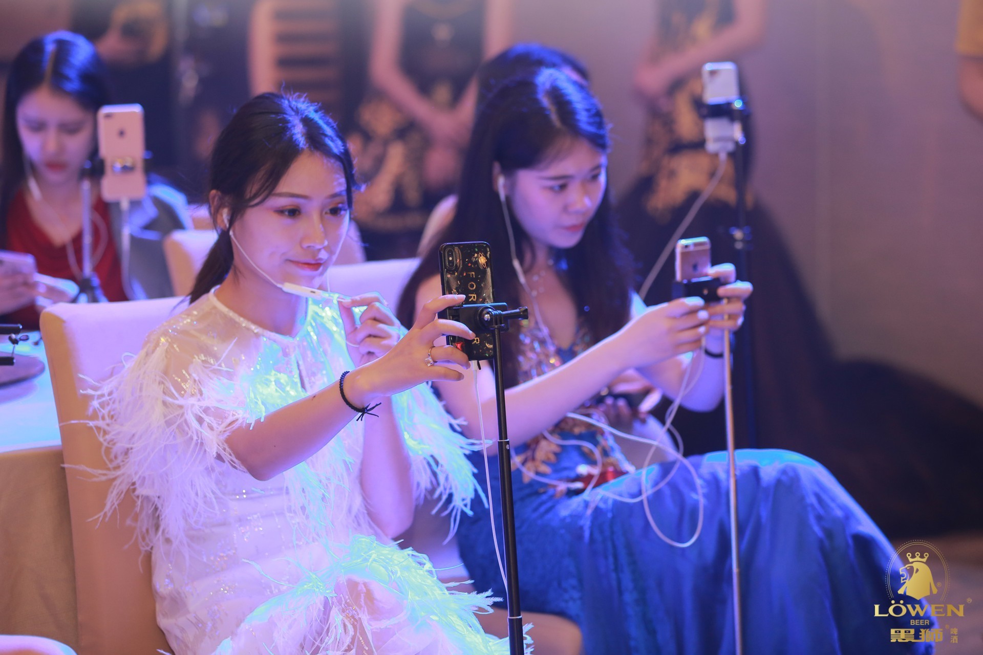 雪花黑狮原浆啤酒,网红直播饮白酒