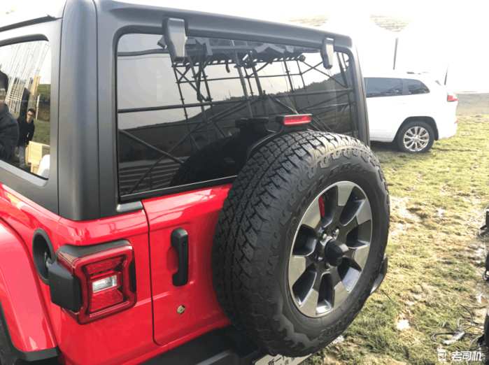 牧马人rubicon自动敞篷版试驾,jeep新牧马人rubicon海外售价