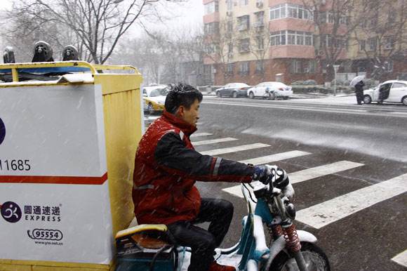 圆通快递月入八千,新手圆通快递员一般能拿多少工资