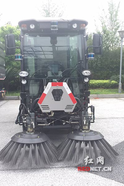智能环卫设备亮相,中联环境科技有限公司
