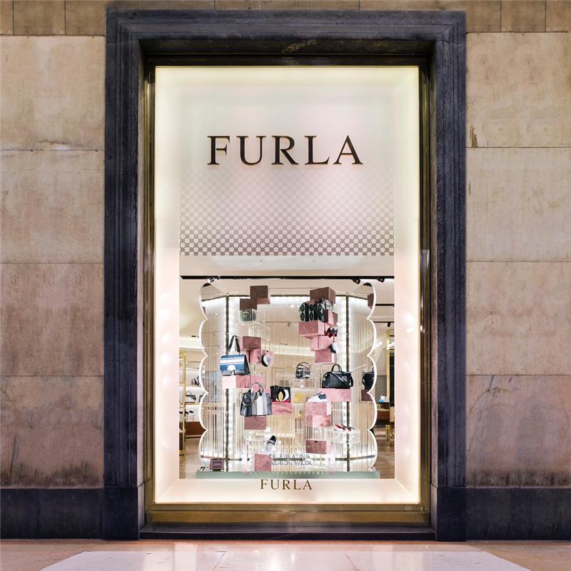 轻奢界四大天王之一，除了浪漫，意大利还有满满的少女心喔~