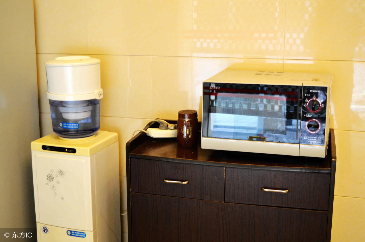 新买饮水桶能用酒精清洗吗,饮水桶怎么清洗才干净