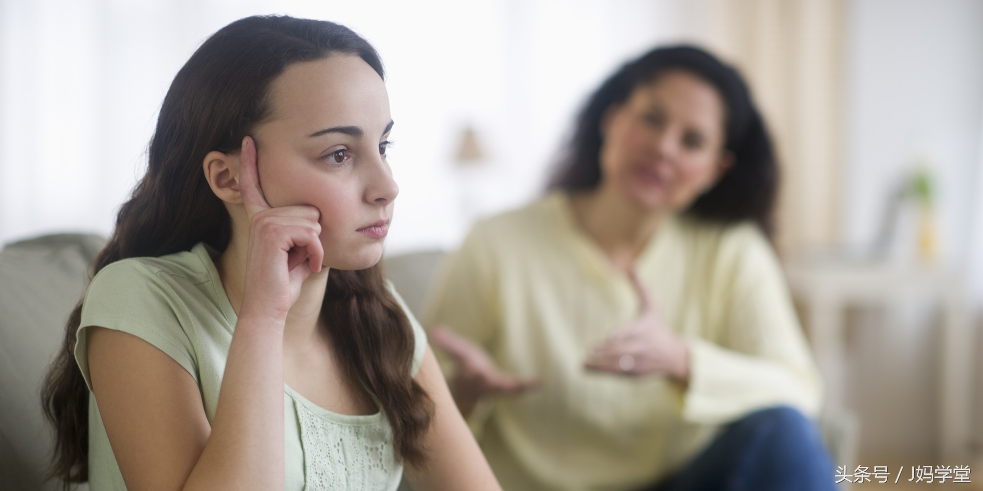 父母面对青春叛逆期的孩子该怎么办？10个重要的解决技巧