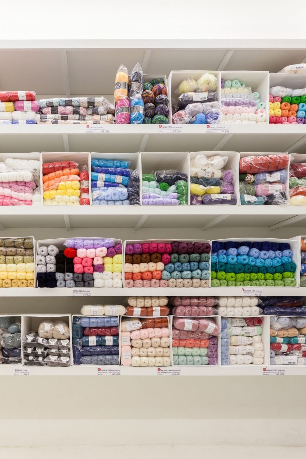 新旧葡萄牙的纱线商店