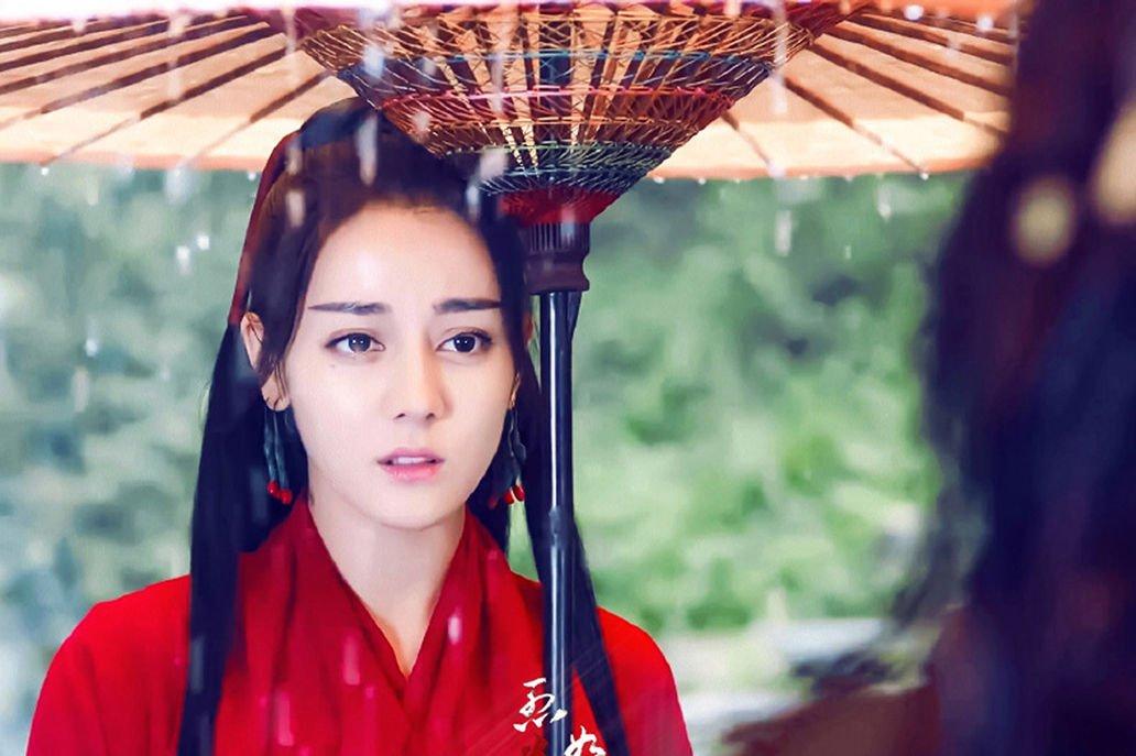 迪丽热巴烈火如歌,迪丽热巴烈火如歌被围观